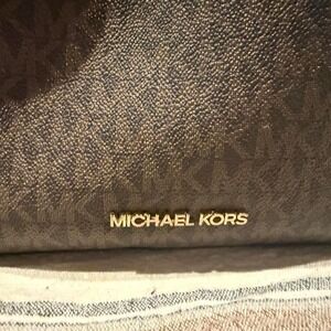 Michael Kors Suri Medium Bucket Bag Crossbody